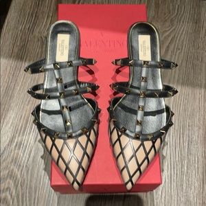 BNIB GARAVANI ROCKSTUD GRID MULES ROSE/ BLACK